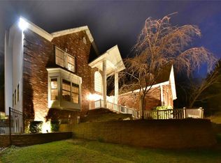 810 New Ballwin Rd, Ballwin, MO 63021