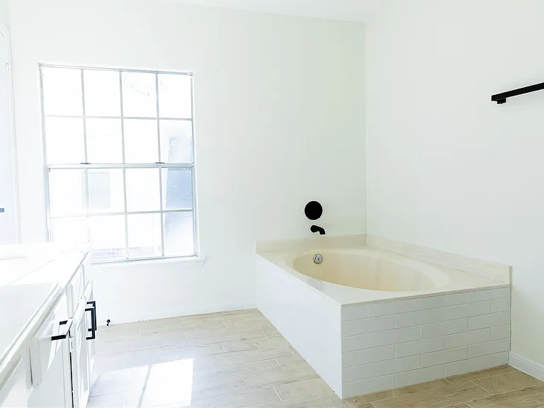 22 Cottage Grove Pl — Photo 14