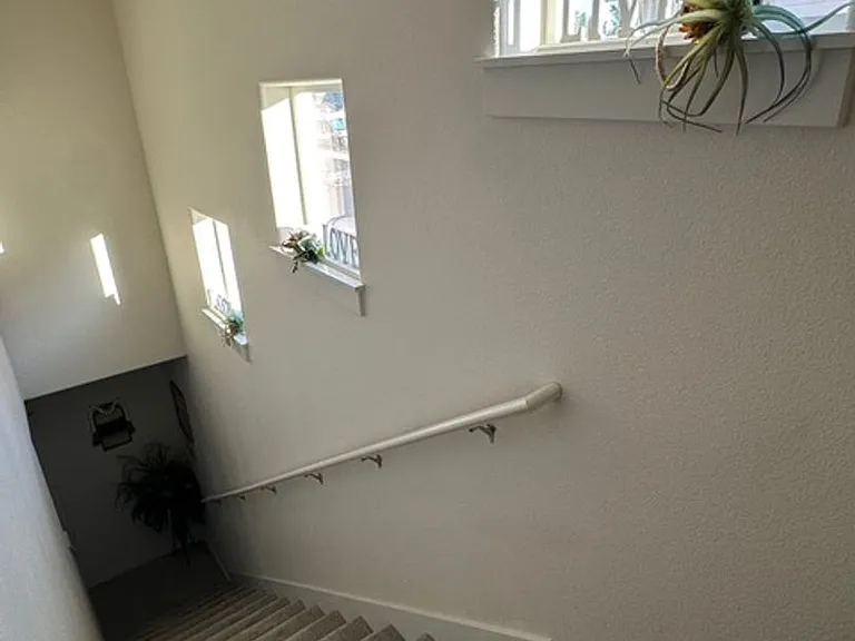 692 W Willitts St — Photo 13