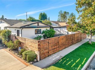 5423 Garden Grove Ave, Tarzana, CA 91356