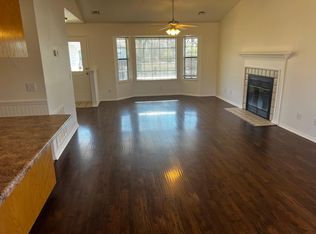 612 Arkansas St, Gentry, AR 72734