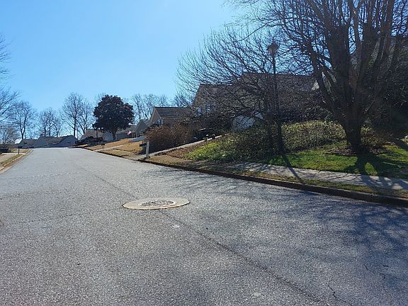 5th image of 1780 Keswick Place Dr