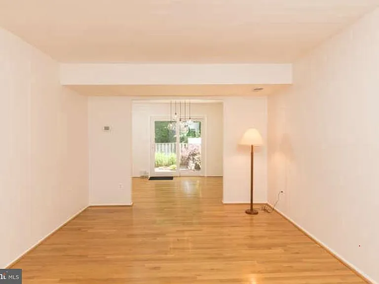 8302 Moline Pl — Photo 11