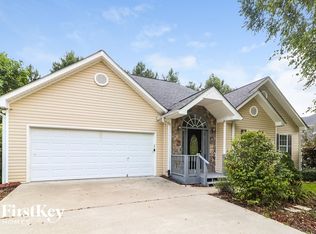 1069 Whispering Woods Dr, Canton, GA 30114