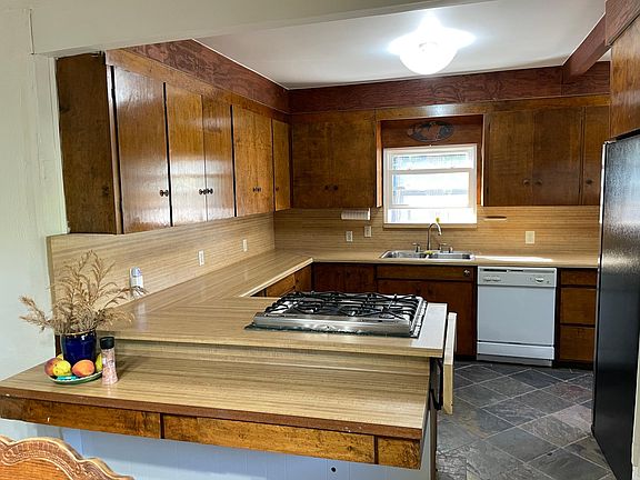 2nd image of 2180 Crawford Ave