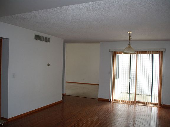 4th image of 6113 Summerset Dr