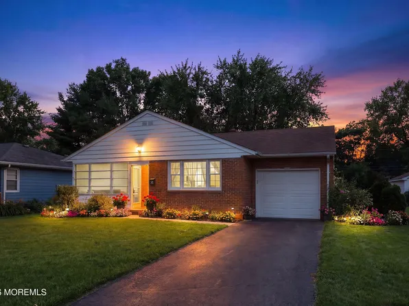 56 Bellflower Court, Toms River, NJ 08755