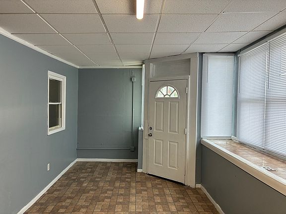 4th image of 2759 W 38th St