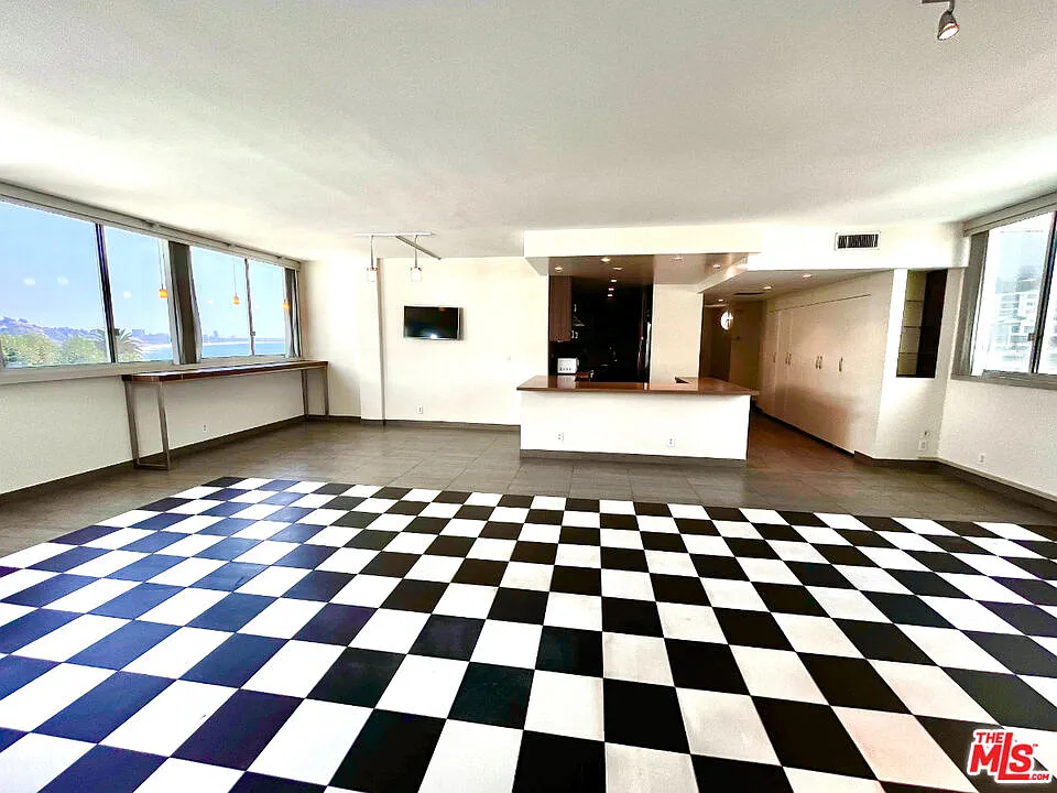 17350 W Sunset Blvd — Photo 3