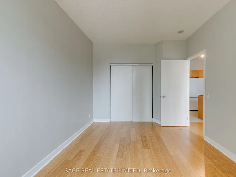 373 Front St W #208 — Photo 20