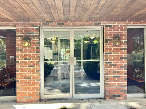 33 Paul St, Newton, MA