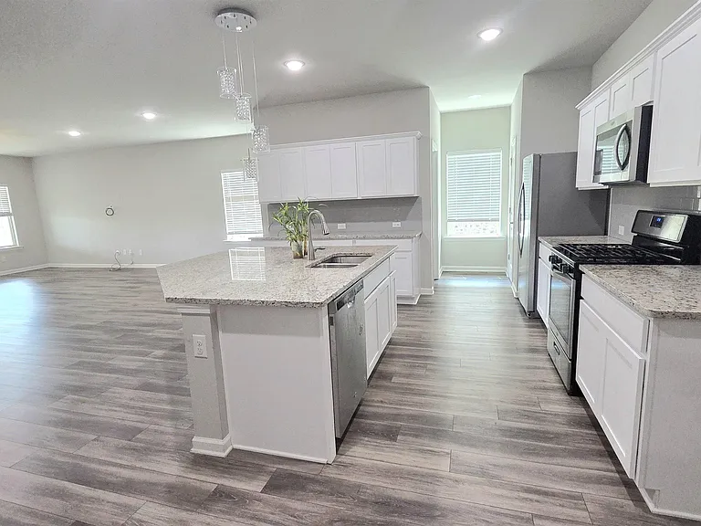 13931 Malbec Ave — Photo 4