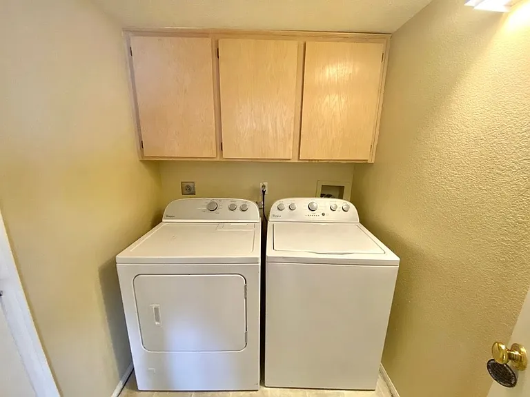 8009 Dover Shores Ave — Photo 30