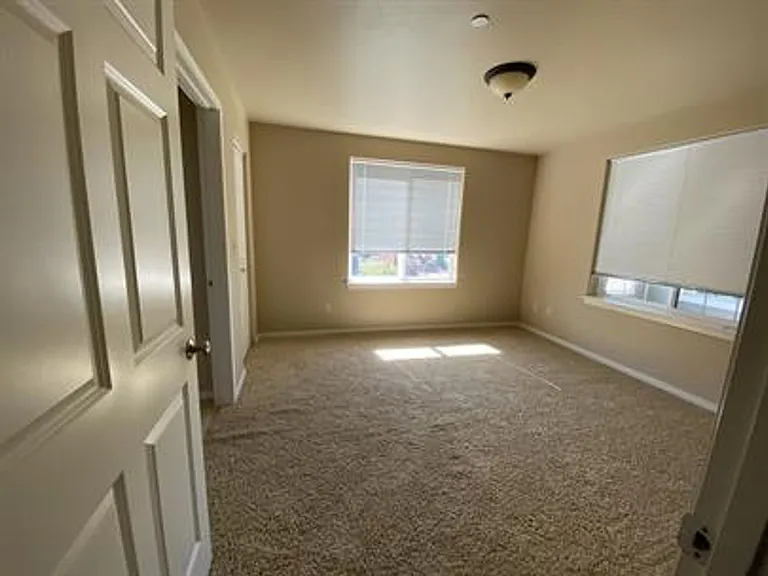 978 Pt Brown Ave SE — Photo 6