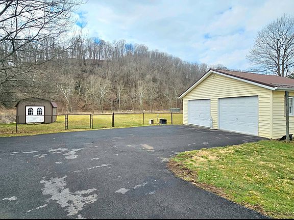 3rd image of 569 Peery Addition Rd