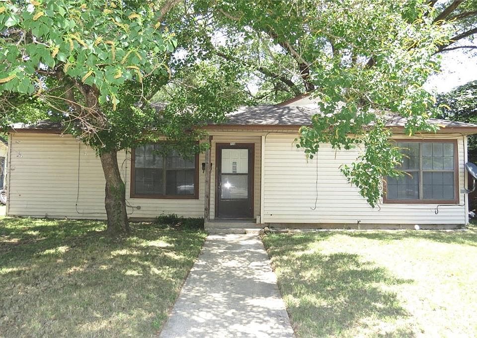 1st image of 728 Copeland St