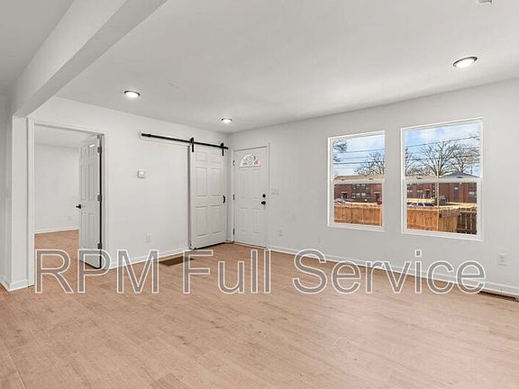 5th image of 2134 25th Ave N