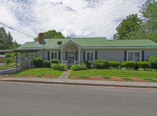 129 Walnut Ave, Alderson, WV 24910