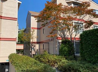 4054 NE 55th St APT 306, Seattle, WA 98105