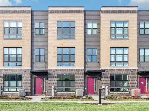 385 Summit Cir, Lombard, IL 60148