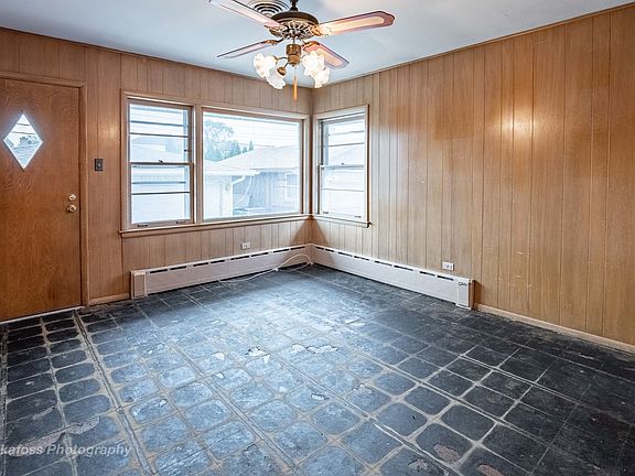 3rd image of 10325 S Lawler Ave