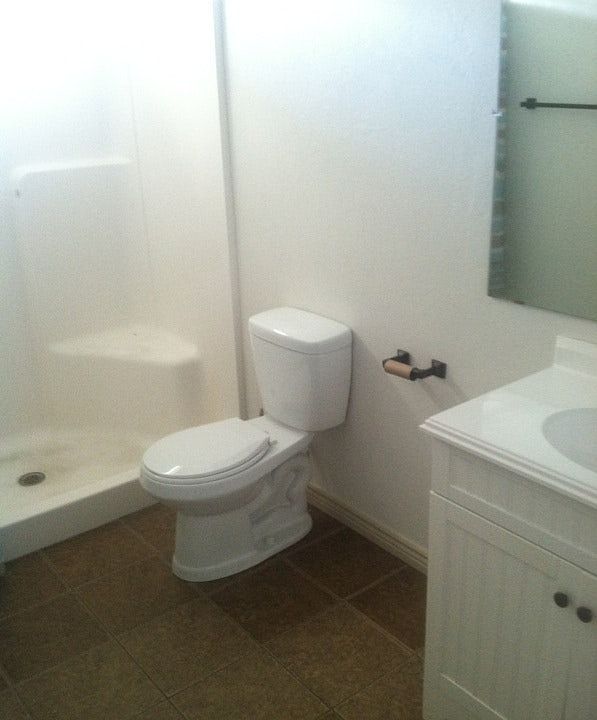 Master Bath (upstairs)