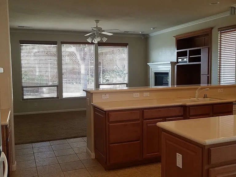 6145 Crater Lake Dr — Photo 24