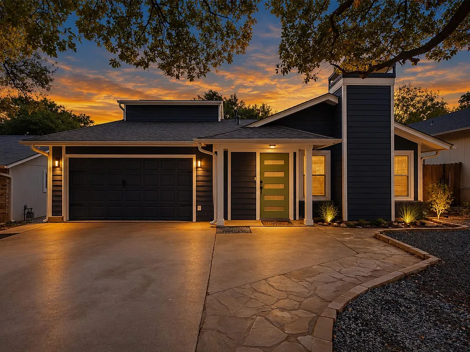 12813 Carrera Dr
