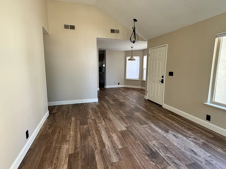 7423 Fireweed Cir — Photo 5