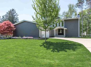 5319 Foster Rd, Midland, MI 48642