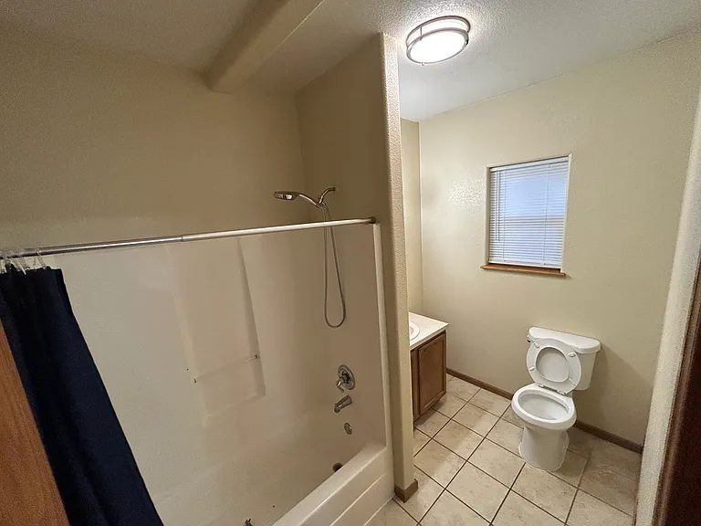 216 N Fern St — Photo 5