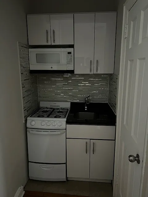 210 Thompson Street — Photo 4
