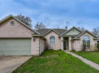 1005 Bayou Woods Dr, College Station, TX 77840