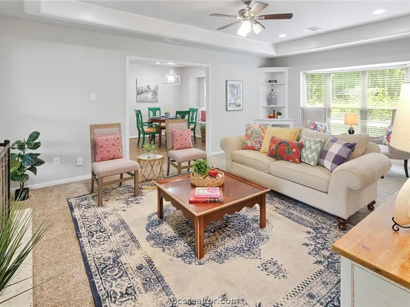 2701 Westwood Main Dr, Bryan, TX 77807