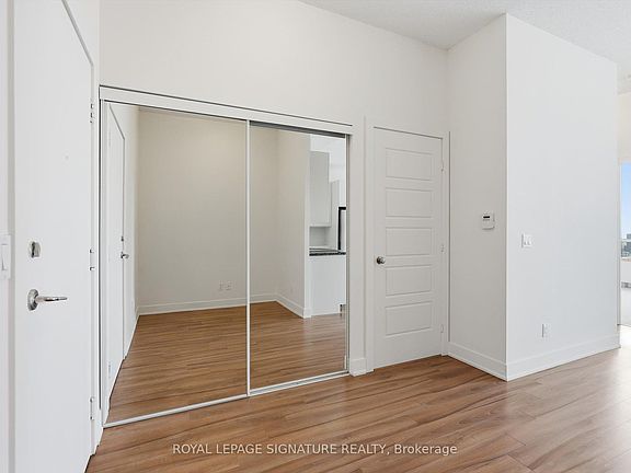 4th image of 28 Linden St #Penthouse 7