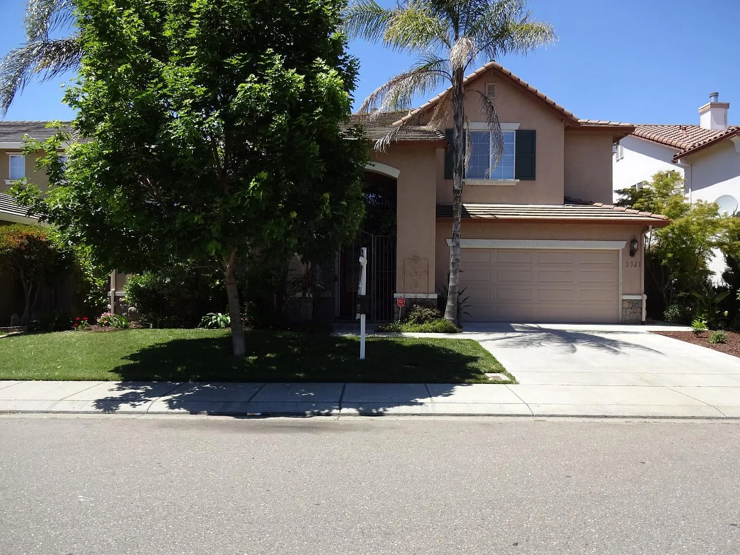 3321 Palliser Way photo 1