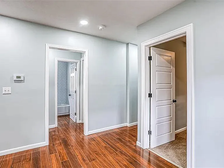 3 bed, 720 sqft, $1,500 — Photo 3