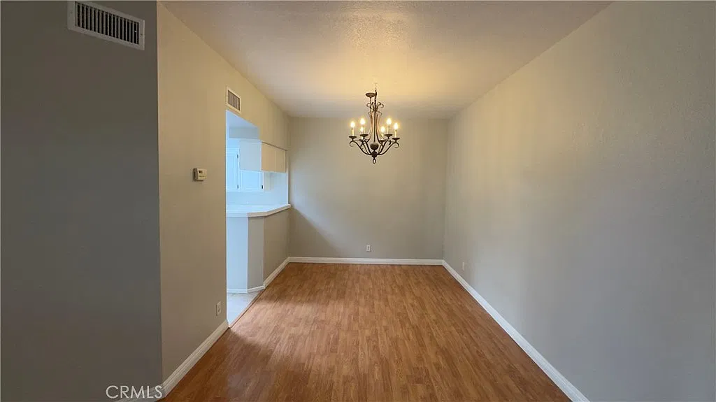 2 bed, 2.5 bath, 1236 sqft, $3,300 — Photo 4