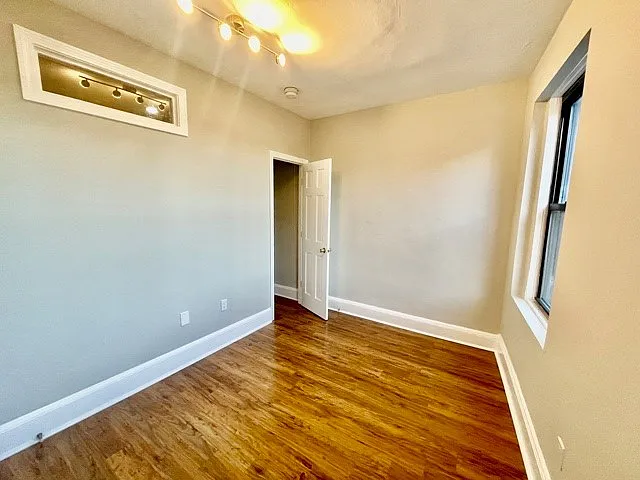3 bed, 9999 sqft, $4,995 — Photo 3