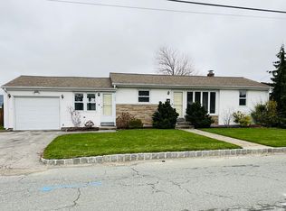 155 Capuano Ave, Cranston, RI 02920