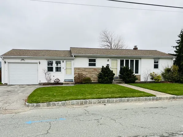 155 Capuano Ave, Cranston, RI 02920