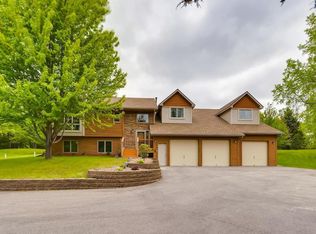 8966 Inver Grove Trl, Inver Grove Heights, MN 55076