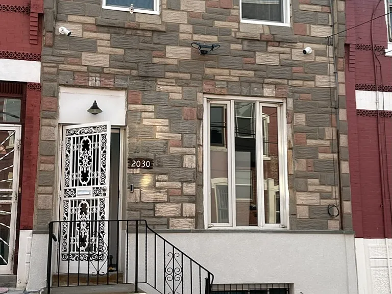 2030 N Carlisle St — Photo 1