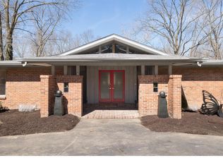 9909 Holliston Ct, Saint Louis, MO 63124