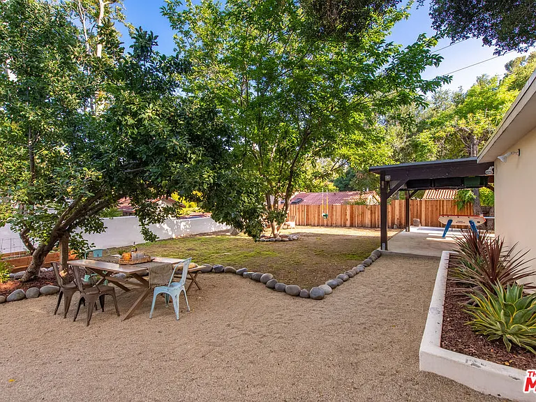 1362 Old Topanga Canyon Rd — Photo 40