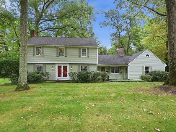 61 Wild Grove Ln, Longmeadow, MA 01106