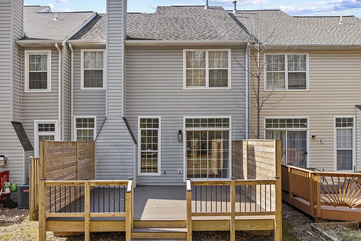Building Photo - 6033 Grenfell Loop