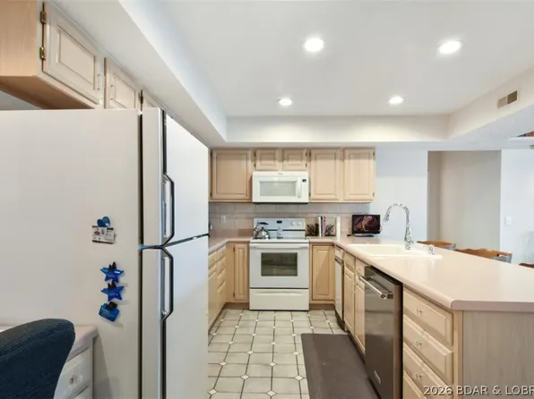 106 Falls Point Dr #C3, Lake Ozark, MO 65049