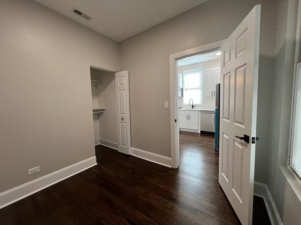 1st image of 2249 W Cermak Rd #2R