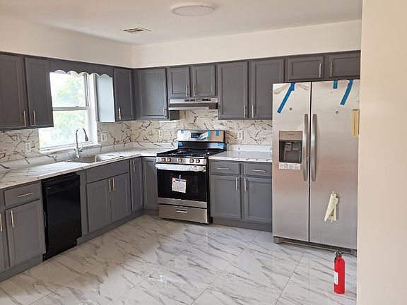 2nd image of 87 N 6th St Floor 2
